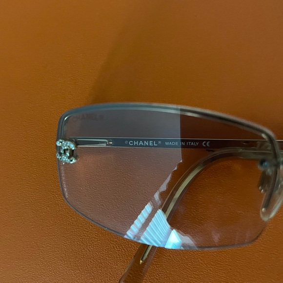 Authentic Chanel Y2K Rhinestone CC Light Brown Tinted Rimless Sunglasses - Picture 4 of 13